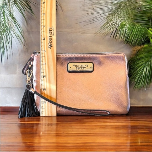 VICTORIA’S SECRET Pink Metallic Wristlet Clutch with Tassel - Picture 7 of 10
